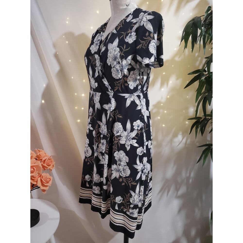 Soma NWT Faux Wrap Tropical Floral Dress Womens Size M Short Sleeve Knee Length - Picture 4 of 12